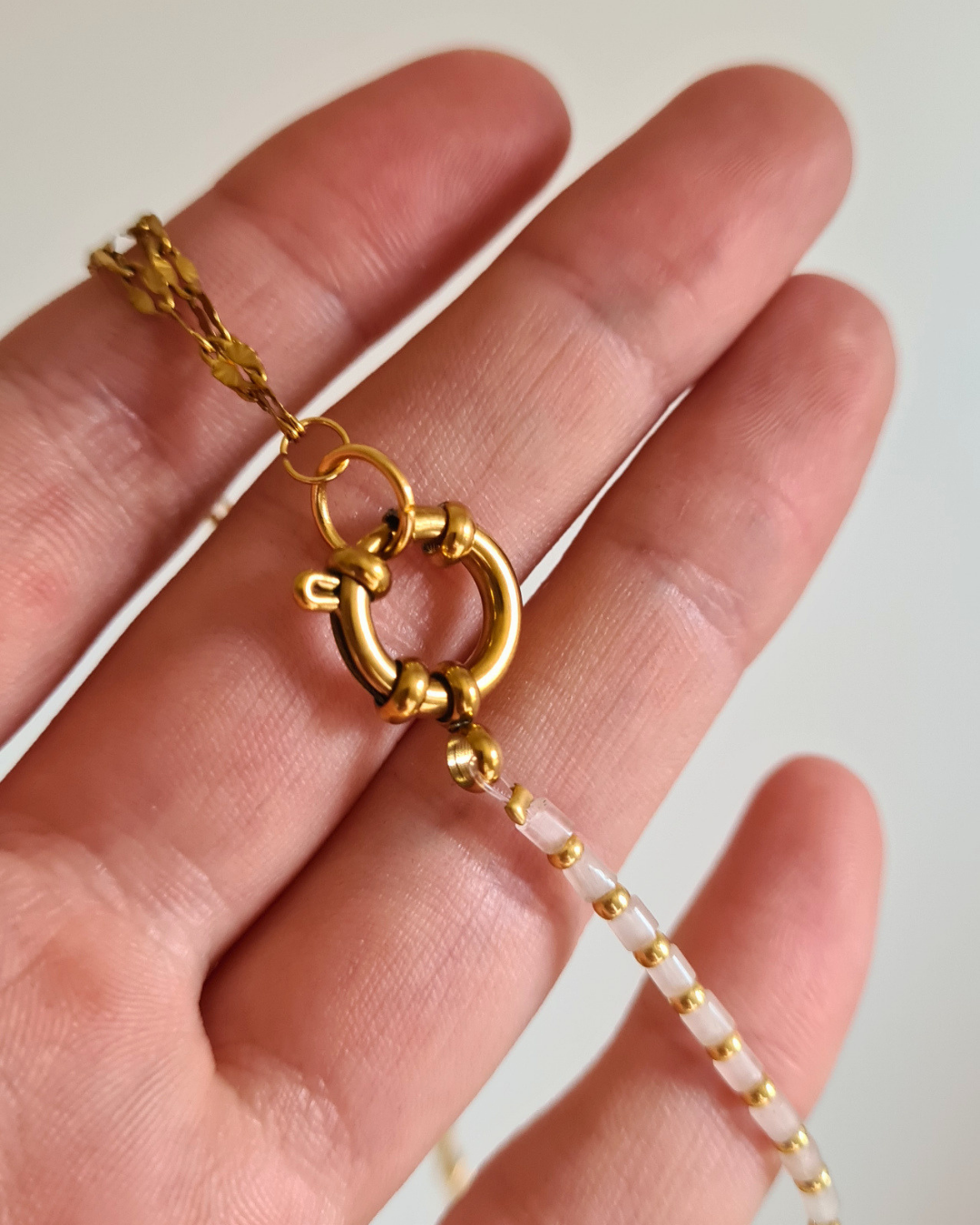 collier rosee dore acier inoxydable pierres naturelles roses artisanal nanee (4) collier rosee dore acier inoxydable pierres naturelles roses artisanal nanee (4)