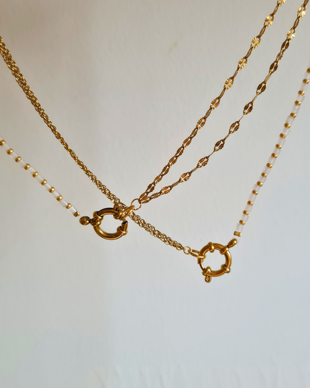 collier rosee dore acier inoxydable pierres naturelles roses artisanal nanee (5) collier rosee dore acier inoxydable pierres naturelles roses artisanal nanee (5)